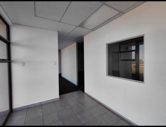 1,222M² WAREHOUSE TO LET IN WITFONTEIN